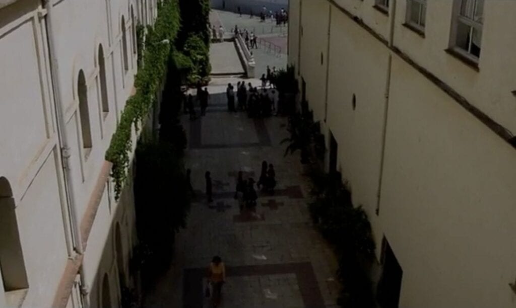 Colegio San Antonio de Padua - Entre edificios