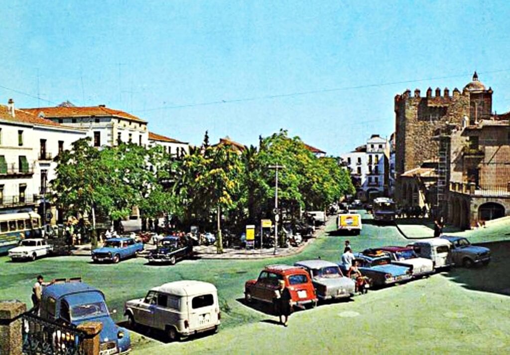 Caceres - Plaza Mayor en los a&ntilde;os 60