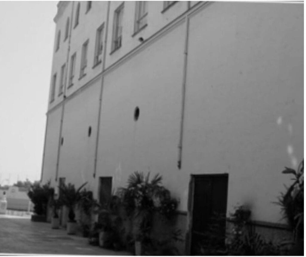 Colegio San Antonio - Entrada al cine
