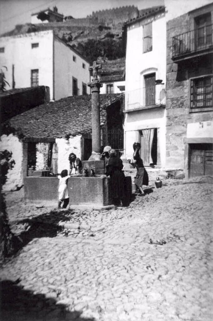 A&ntilde;os 20 - Fuente de los dos Ca&ntilde;os - Mont&aacute;nchez