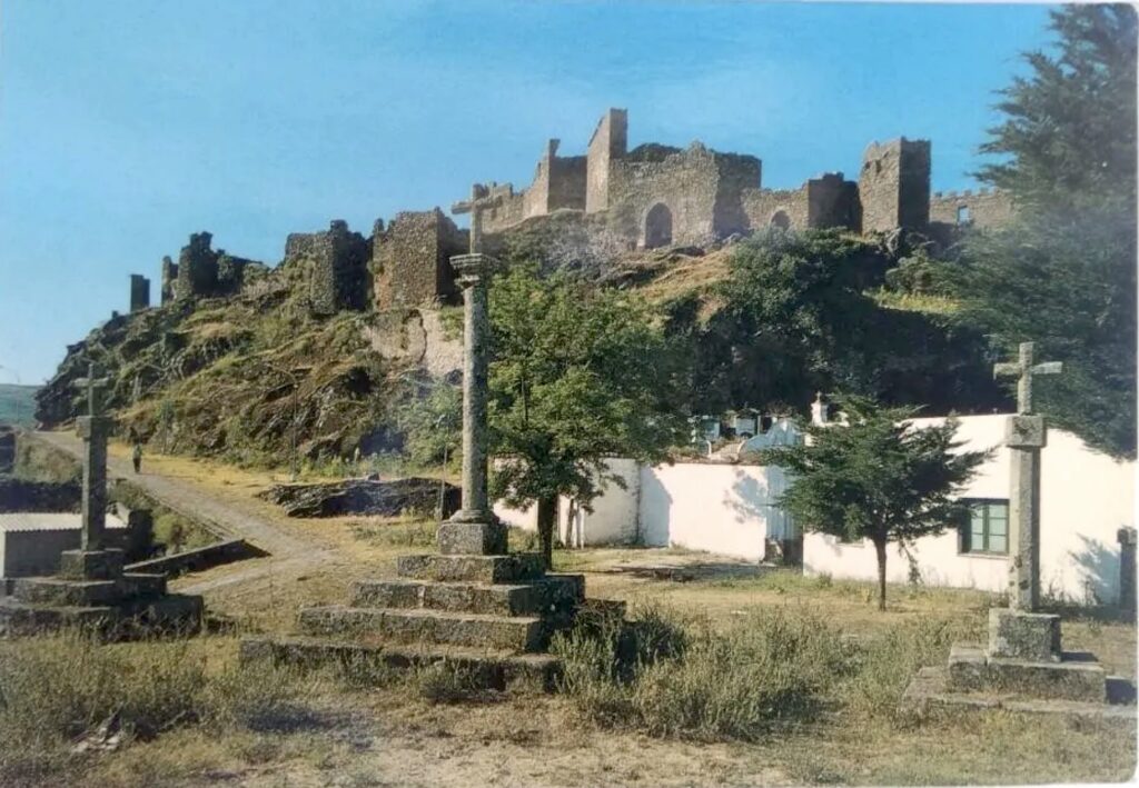 Cruces del Calvario - Mont&aacute;nchez